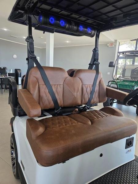 2026 E-Z-GO Freedom RXV ELiTE Lithium – Bright White Touring PKG | Zero-Maintenance Power | Samsung SDI - Image 3