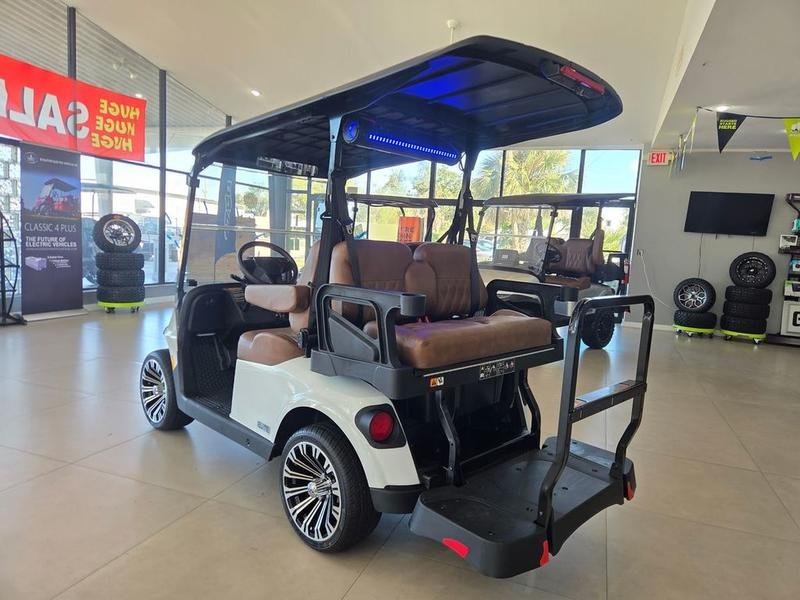 2026 E-Z-GO Freedom RXV ELiTE Lithium – Bright White Touring PKG | Zero-Maintenance Power | Samsung SDI - Image 4